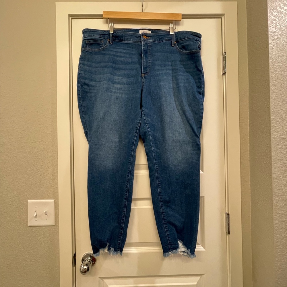 Lift Jeans - Frayed bottom, stretchy, skinny